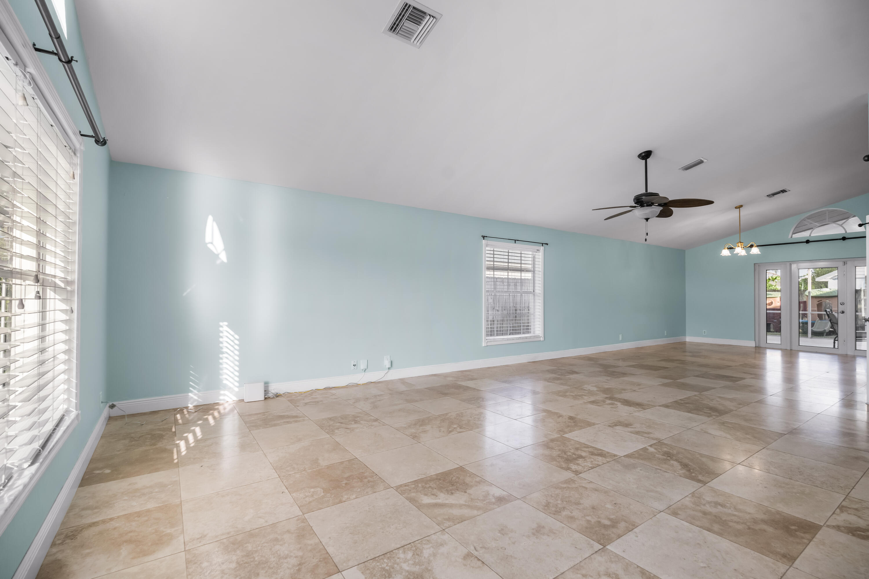 6118 Pompano Street Jupiter, FL 33458 - Photo 7 of 43 DSC03128