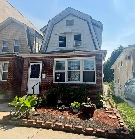 $725,000 | 15 Depan Avenue, Floral Park, NY 11001