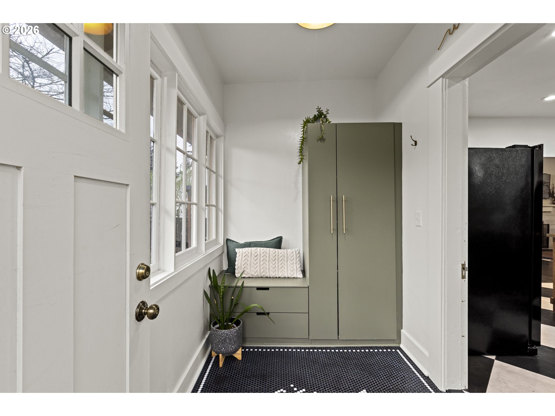 7123 Southeast Rhone Street Portland, OR 97206 - Photo 17 of 48 a view of entryway with bathroom