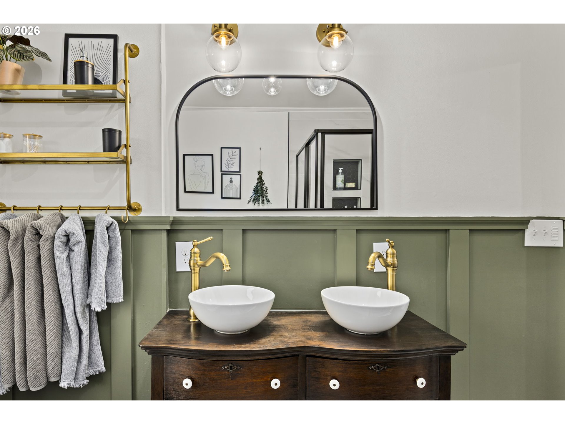 7123 Southeast Rhone Street Portland, OR 97206 - Photo 35 of 48 a bathroom with sinks and a mirror