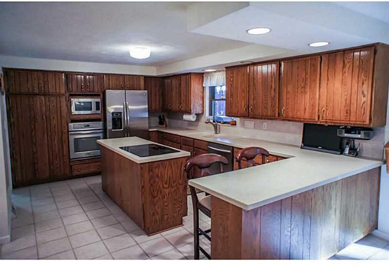 206 Pine Tract Road Butler, PA 16001 - Photo 13 of 25 Kitchen.