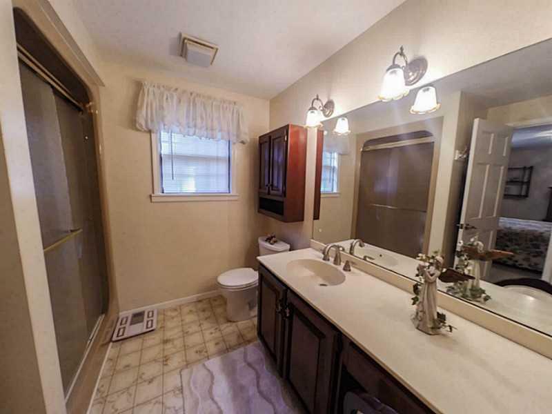 206 Pine Tract Road Butler, PA 16001 - Photo 20 of 25 Master Bath/Spa.