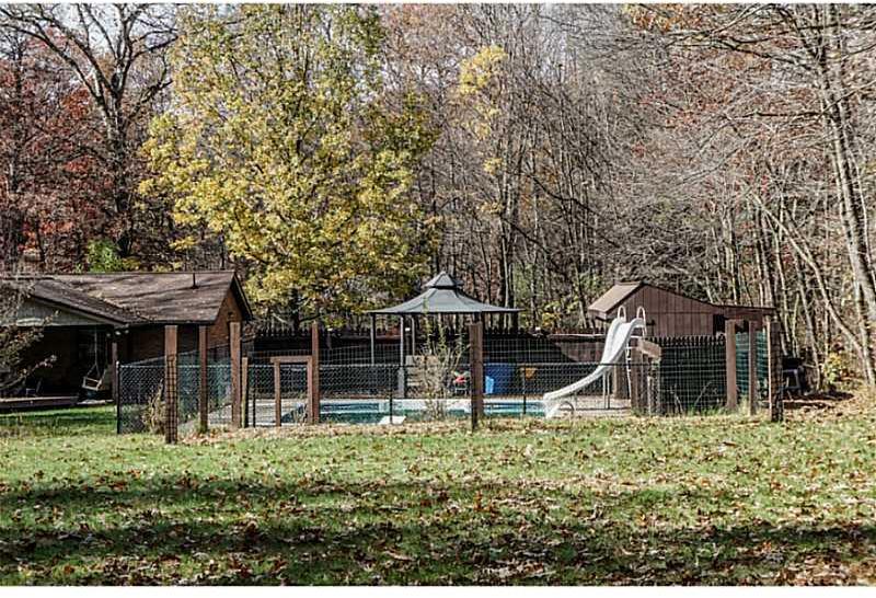 206 Pine Tract Road Butler, PA 16001 - Photo 5 of 25 Yard/Garden.