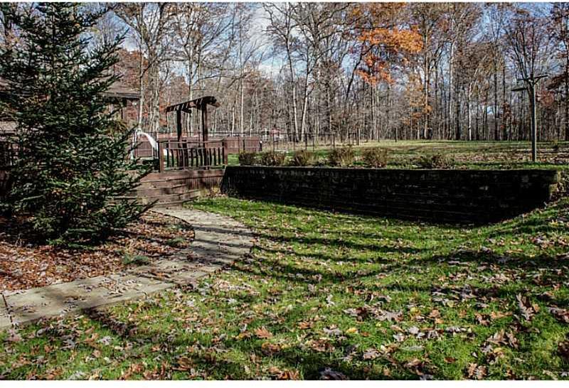206 Pine Tract Road Butler, PA 16001 - Photo 7 of 25 Yard/Garden.