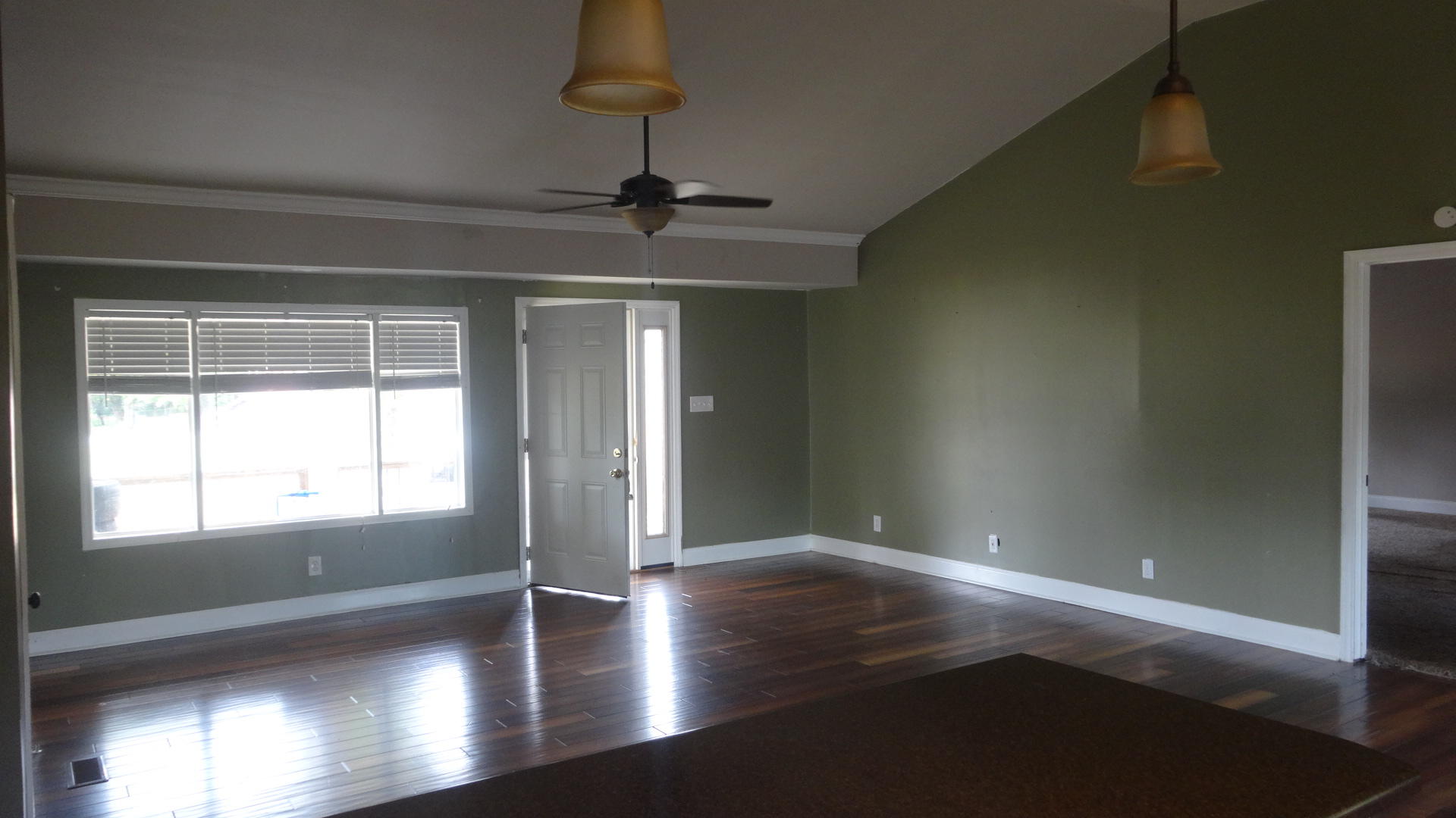 519 Durkee Road Southeast Cleveland, TN 37323 - Photo 4 of 15 Living Room