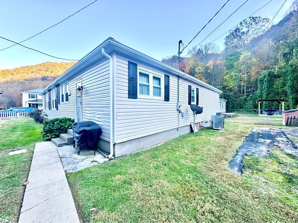 1040 Red Jacket Road Oakwood, VA 24631 - Photo 35 of 39 Gallery Image 35