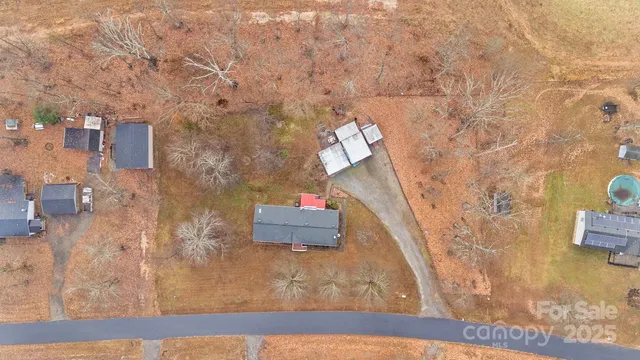 a picture of a bathroom