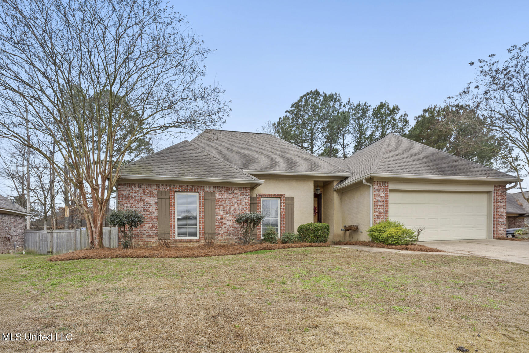 107 Kings Crossing Canton, MS 39046 - Photo 2 of 27 107 Kings Crossing-2