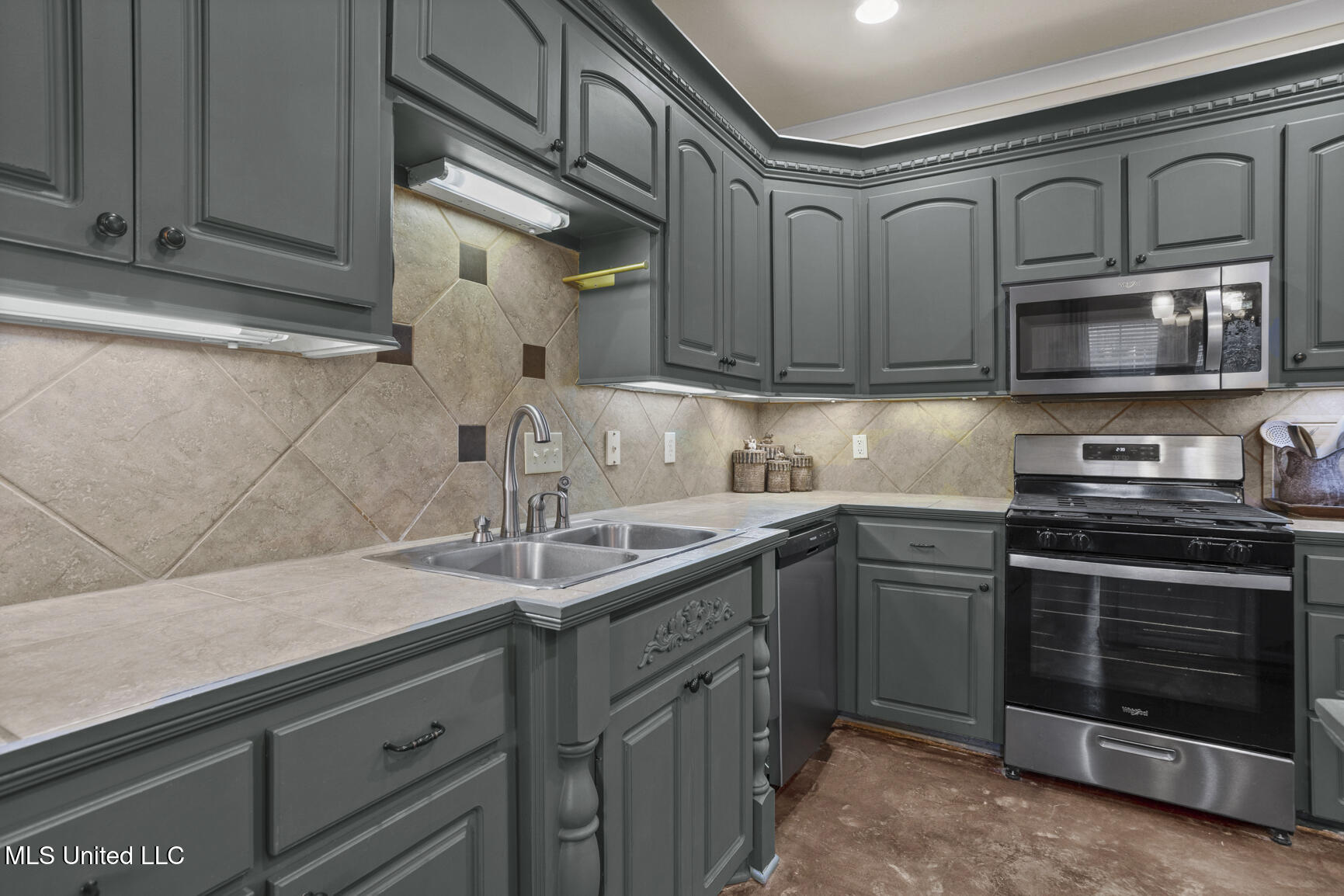 107 Kings Crossing Canton, MS 39046 - Photo 9 of 27 107 Kings Crossing update-3