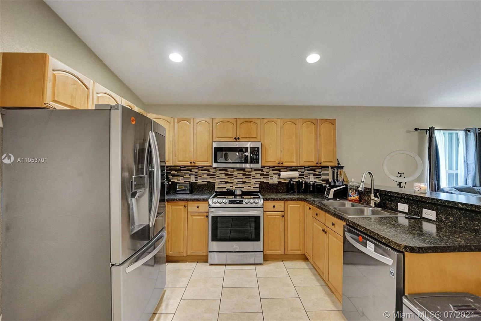 1655 West 9th Street Riviera Beach, FL 33404 - Photo 3 of 33 Gallery Image 3