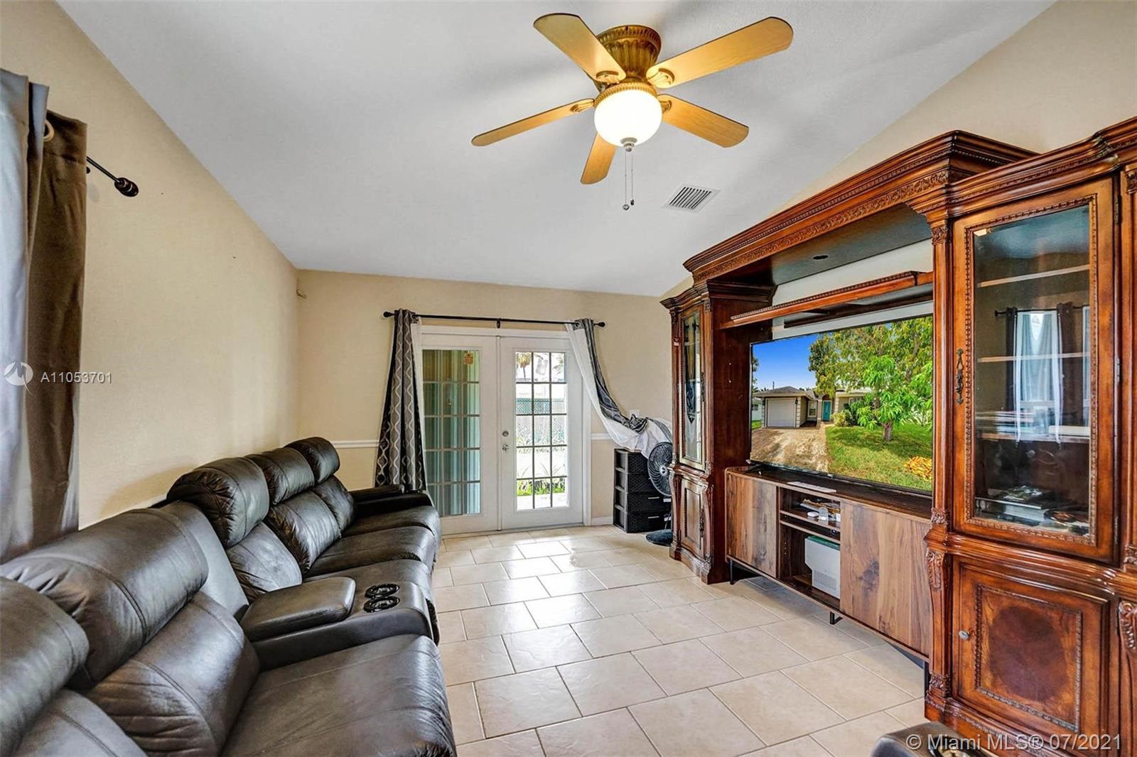 1655 West 9th Street Riviera Beach, FL 33404 - Photo 8 of 33 Gallery Image 8