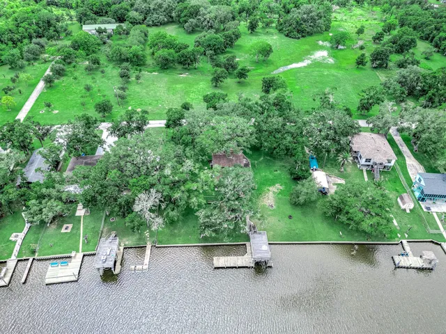 $485,000 | 875 Private Road 652, Sargent, TX 77414