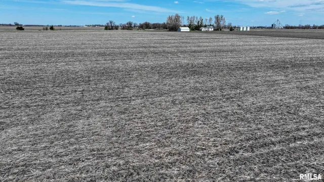 $2 | 400 North E Road, Long Point, IL 61333