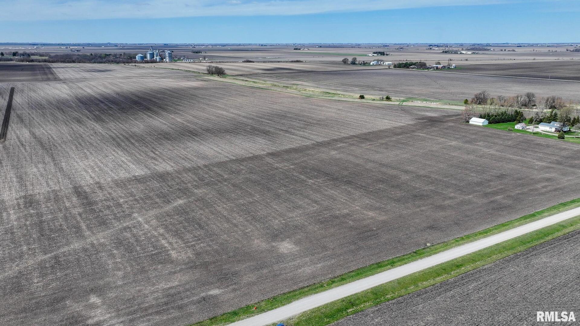 400 North E Road Long Point, IL 61333 - Photo 16 of 17 a view of a big room with wooden fence