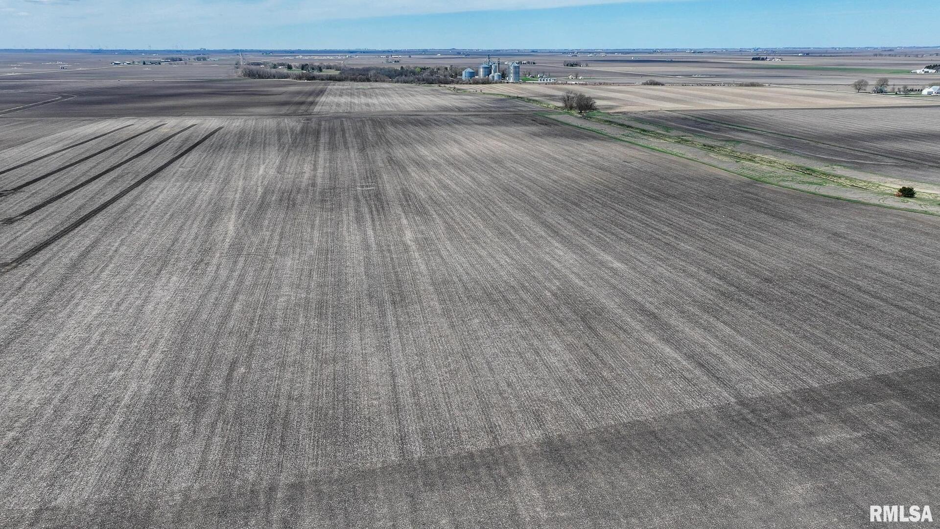 400 North E Road Long Point, IL 61333 - Photo 17 of 17 a view of a room with wooden floor