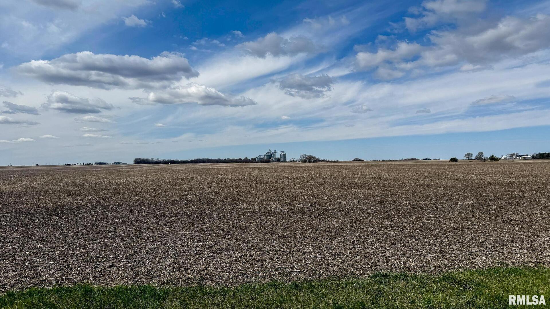 400 North E Road Long Point, IL 61333 - Photo 3 of 17 a view of lake and mountain