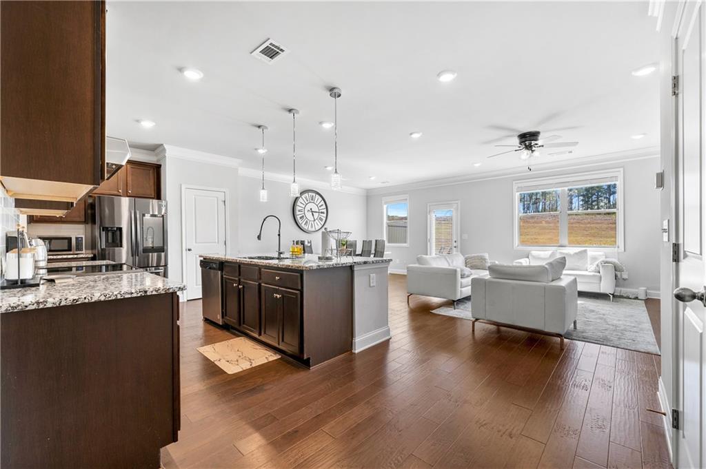 2537 Pearl Rdg Trace Buford, GA 30519 - Photo 7 of 44