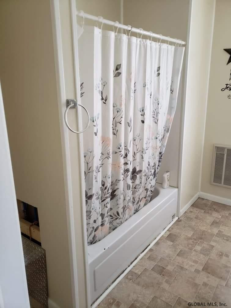 11 Romeyn Avenue Amsterdam, NY 12010 - Photo 10 of 11 Photo 10