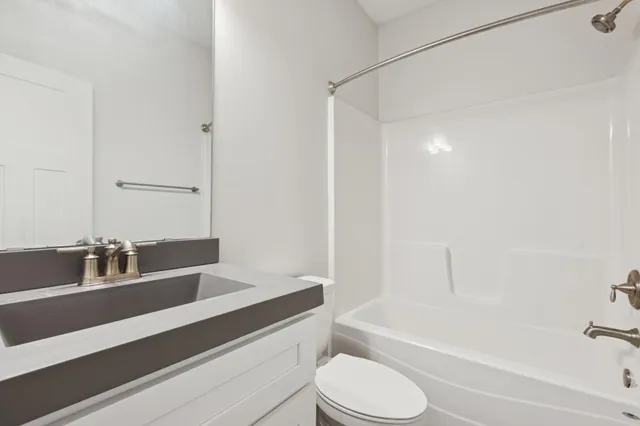 $2,925 | 11591 86th Avenue North, Maple Grove, MN 55369