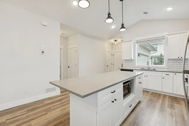 $2,925 | 11591 86th Avenue North, Maple Grove, MN 55369