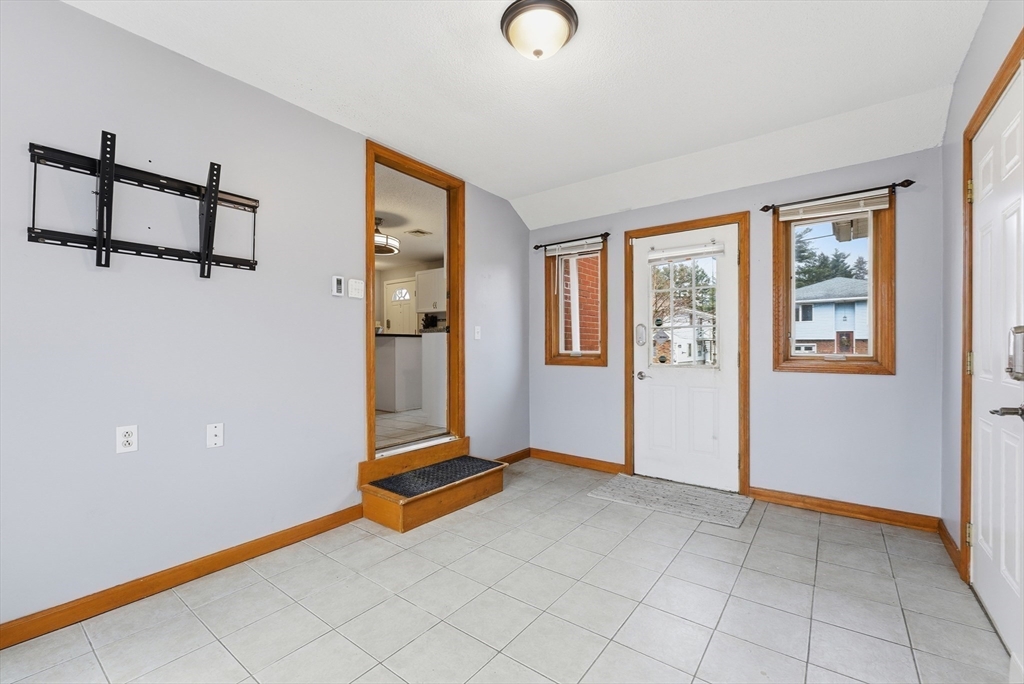 25 Dale Street Ludlow, MA 01056 - Photo 20 of 41