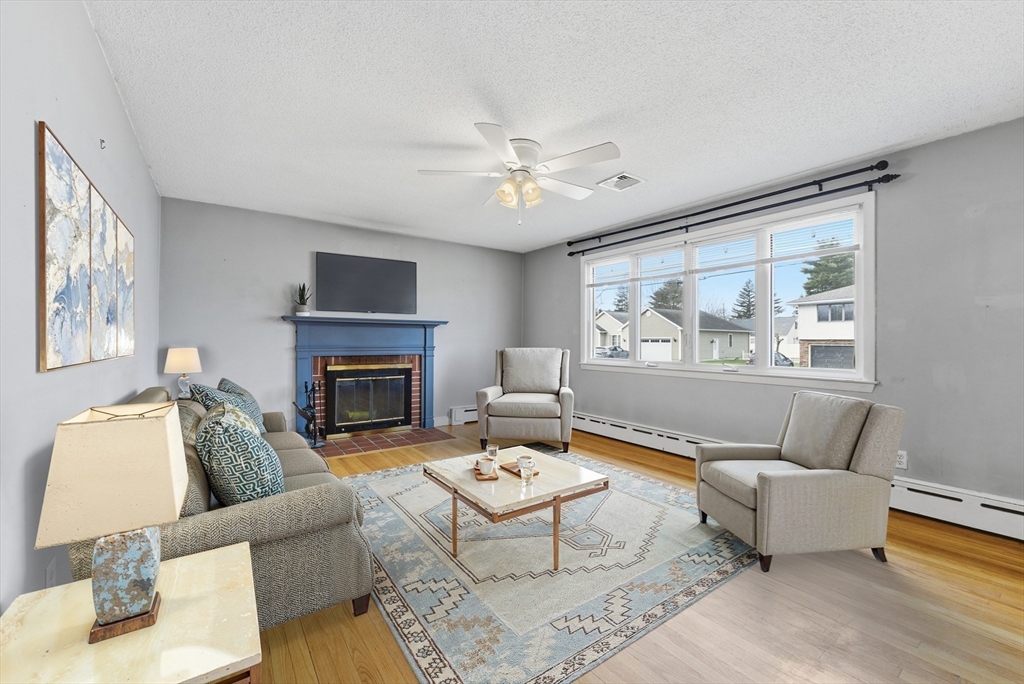 25 Dale Street Ludlow, MA 01056 - Photo 2 of 41