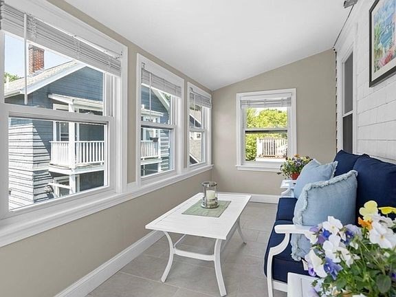 48 Newcomb Street, Unit 48 Arlington, MA 02474 - Photo 8 of 20