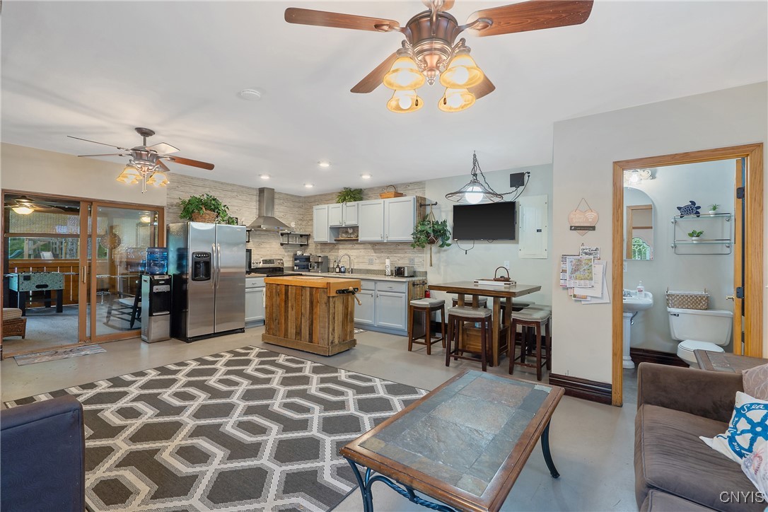 2012 Pleasant Avenue Vienna, NY 13308 - Photo 3 of 50