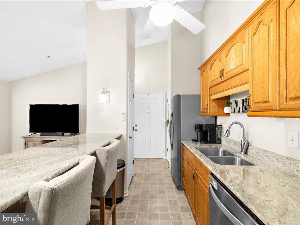 871 Deering Road, Unit 9M Pasadena, MD 21122 - Photo 9 of 27 Gallery Image 9