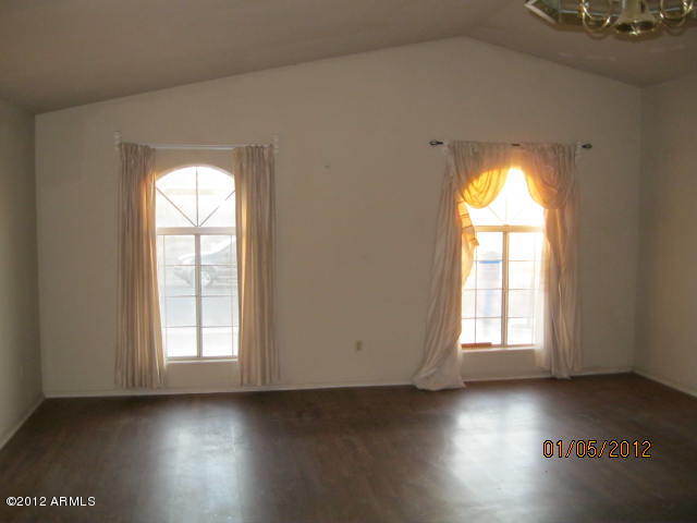501 Hartford Road Kearny, AZ 85137 - Photo 5 of 5 LIVING ROOM