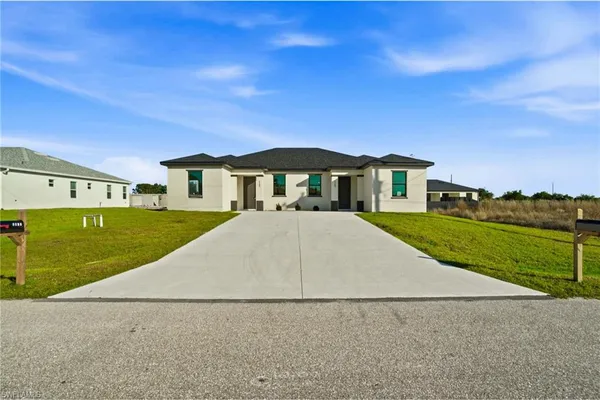 $1,800 | 2404-2406 Mae Avenue South, Lehigh Acres, FL 33973