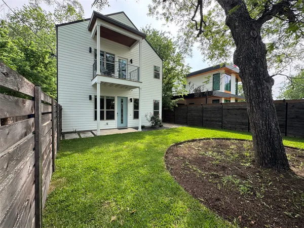 $1,099,900 | 2811 Garwood Street, Austin, TX 78702