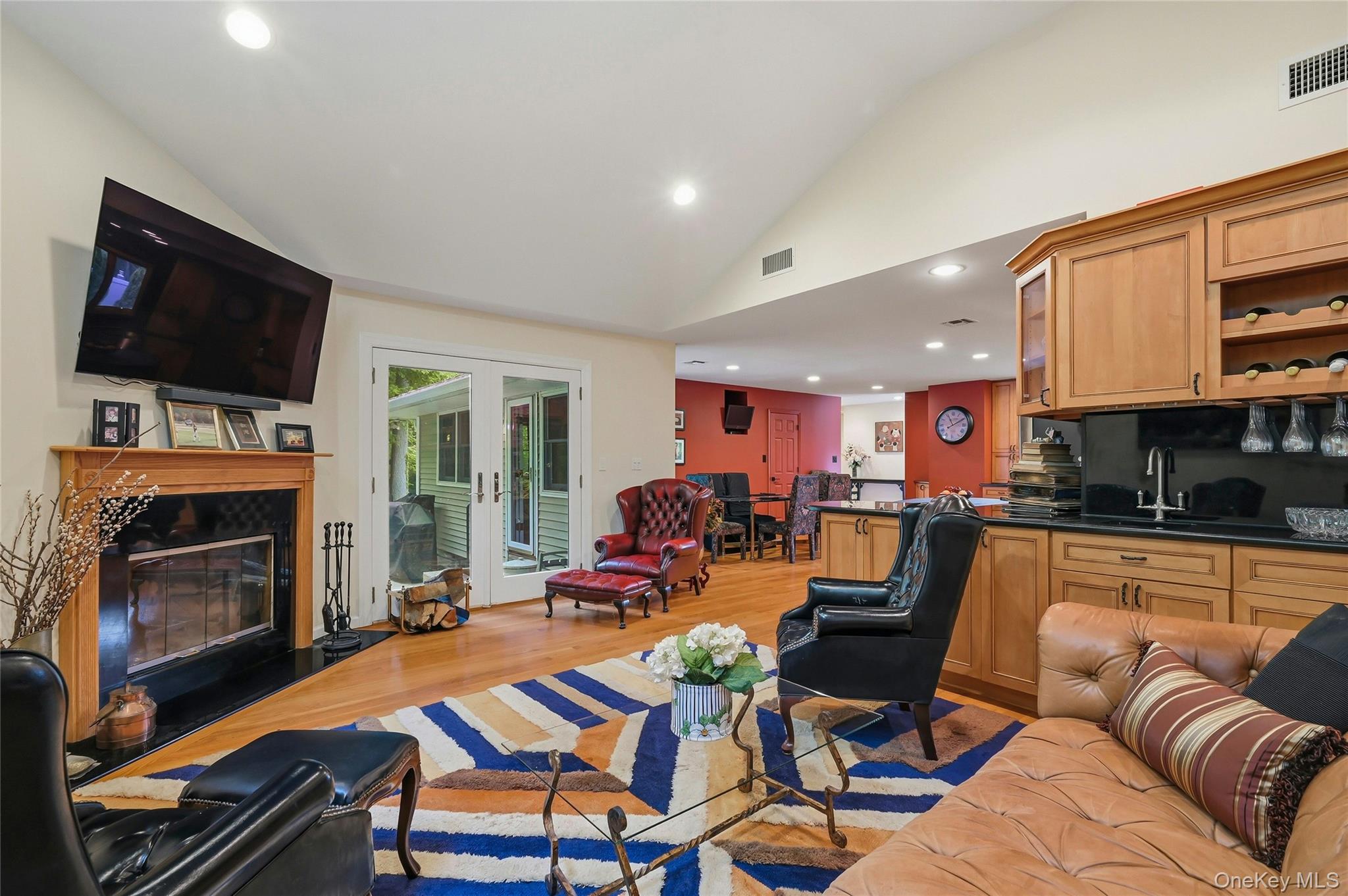 25 Edcris Lane Huntington, NY 11743 - Photo 16 of 40 Family Room 2