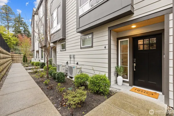 $675,000 | 18875 67th Place Northeast, Unit 4, Kenmore, WA 98028