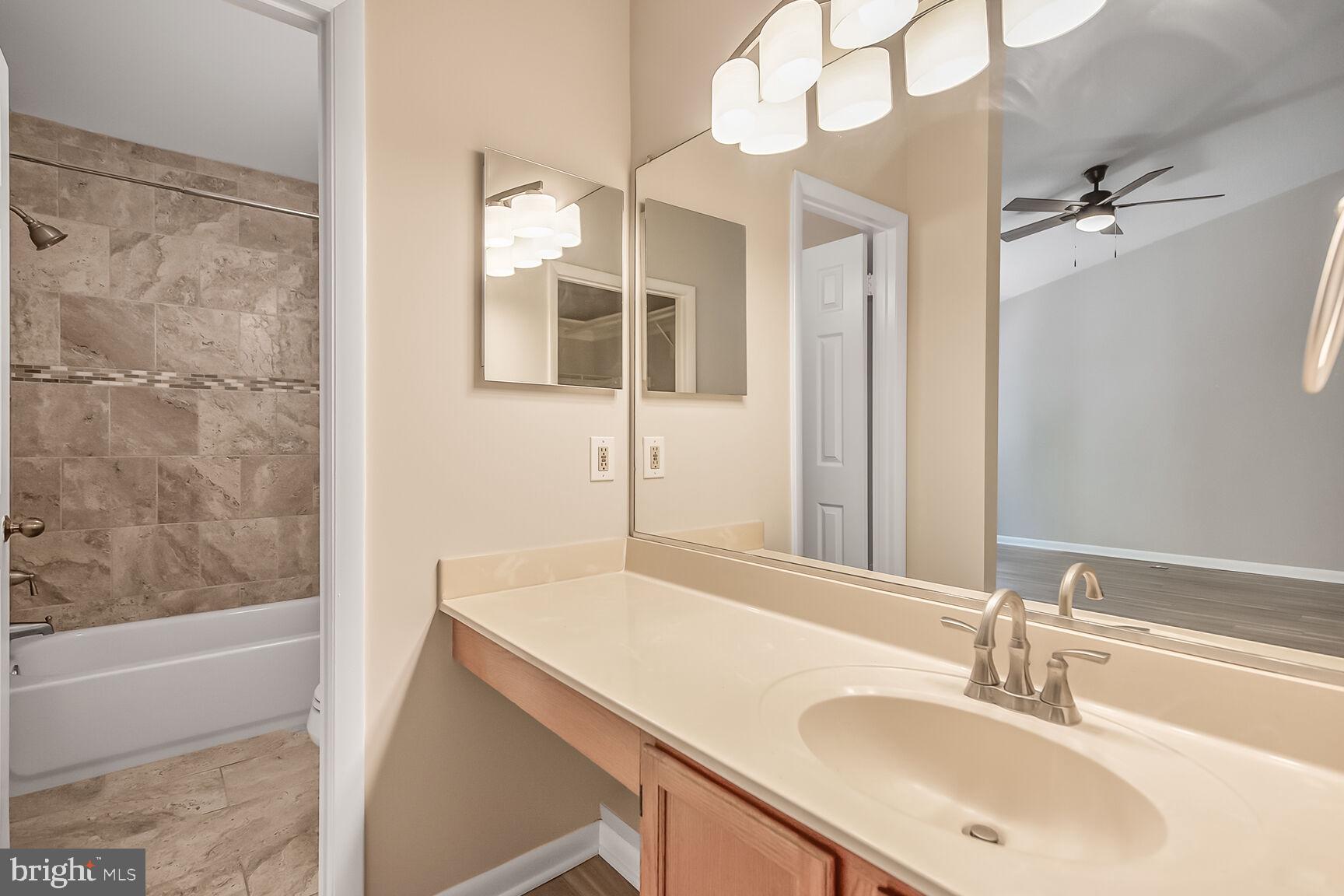 1657 Oak Spring Way Reston, VA 20190 - Photo 13 of 24 Gallery Image 13