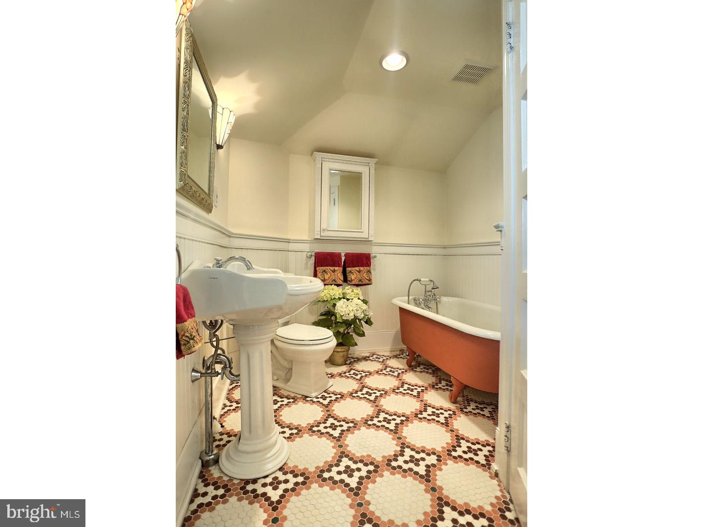 365 Gulph Hills Road Wayne, PA 19087 - Photo 20 of 25 Bathroom