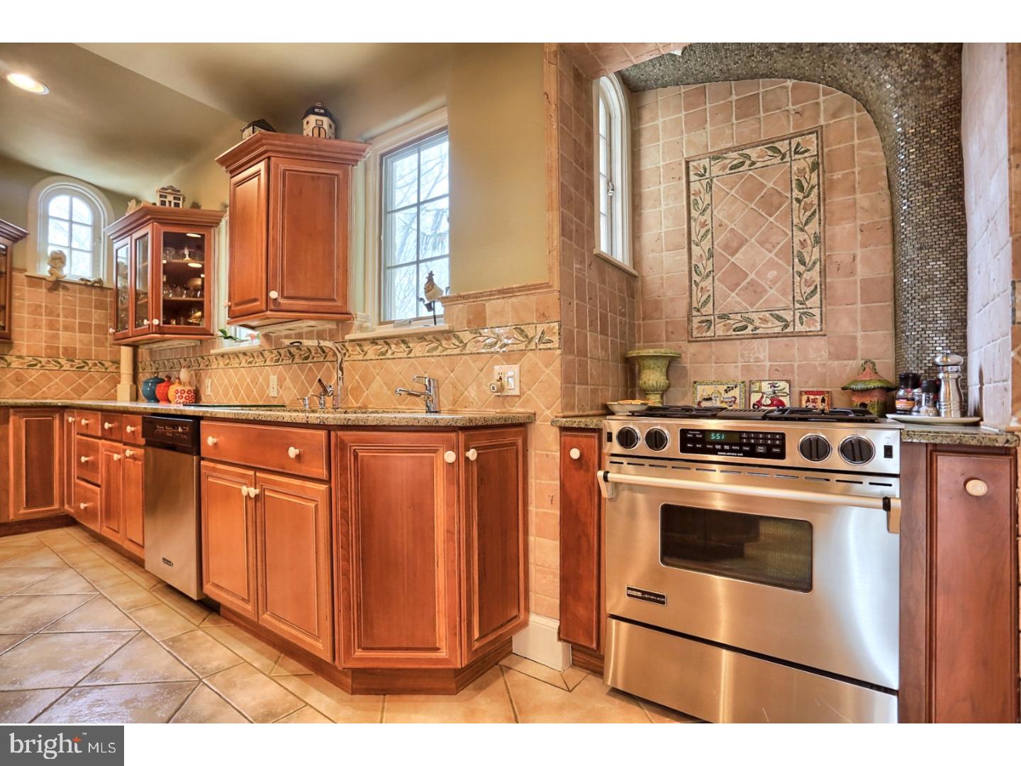 365 Gulph Hills Road Wayne, PA 19087 - Photo 5 of 25 Kitchen