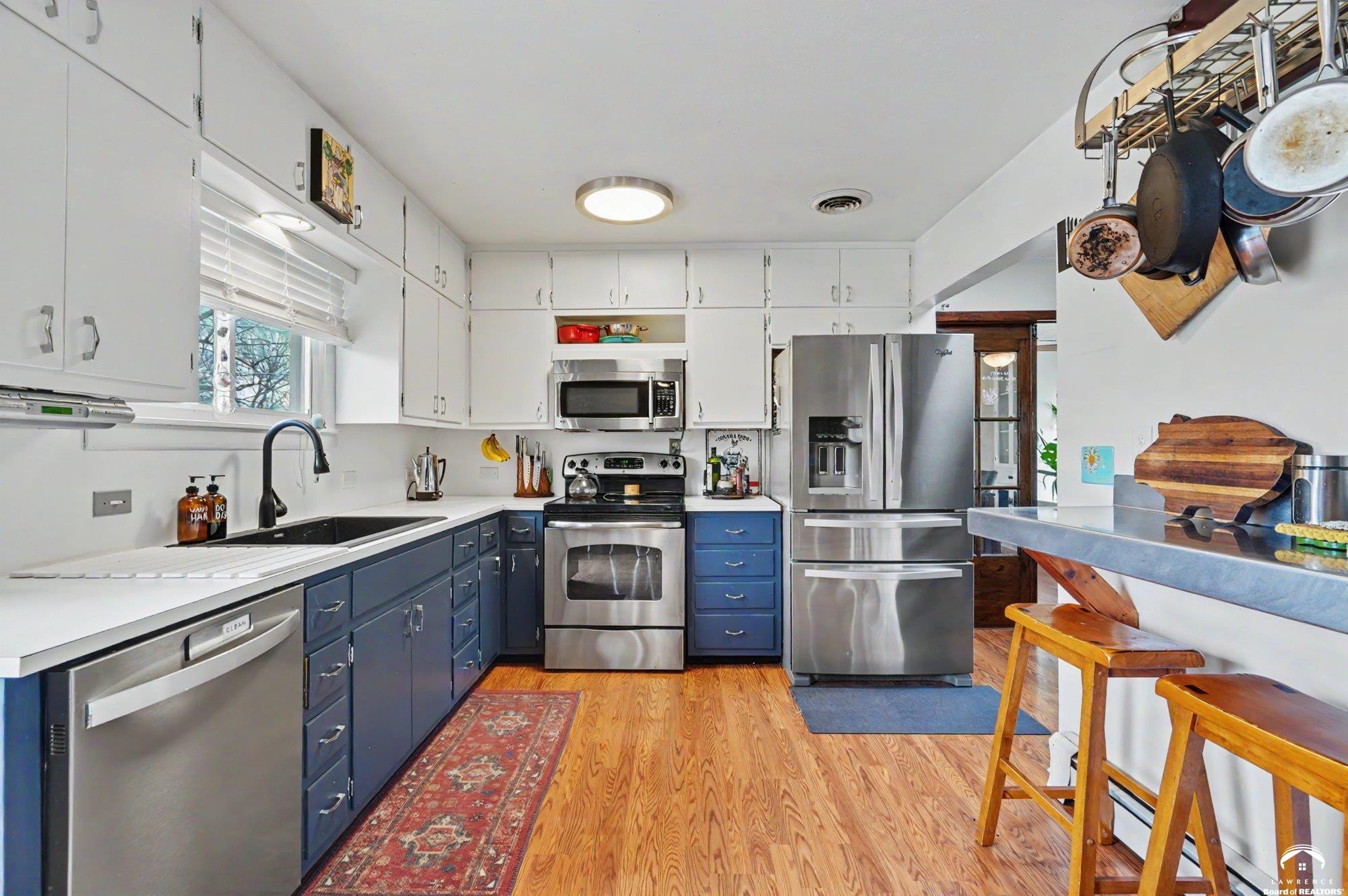 1447 Summit Street Lawrence, KS 66044 - Photo 12 of 73