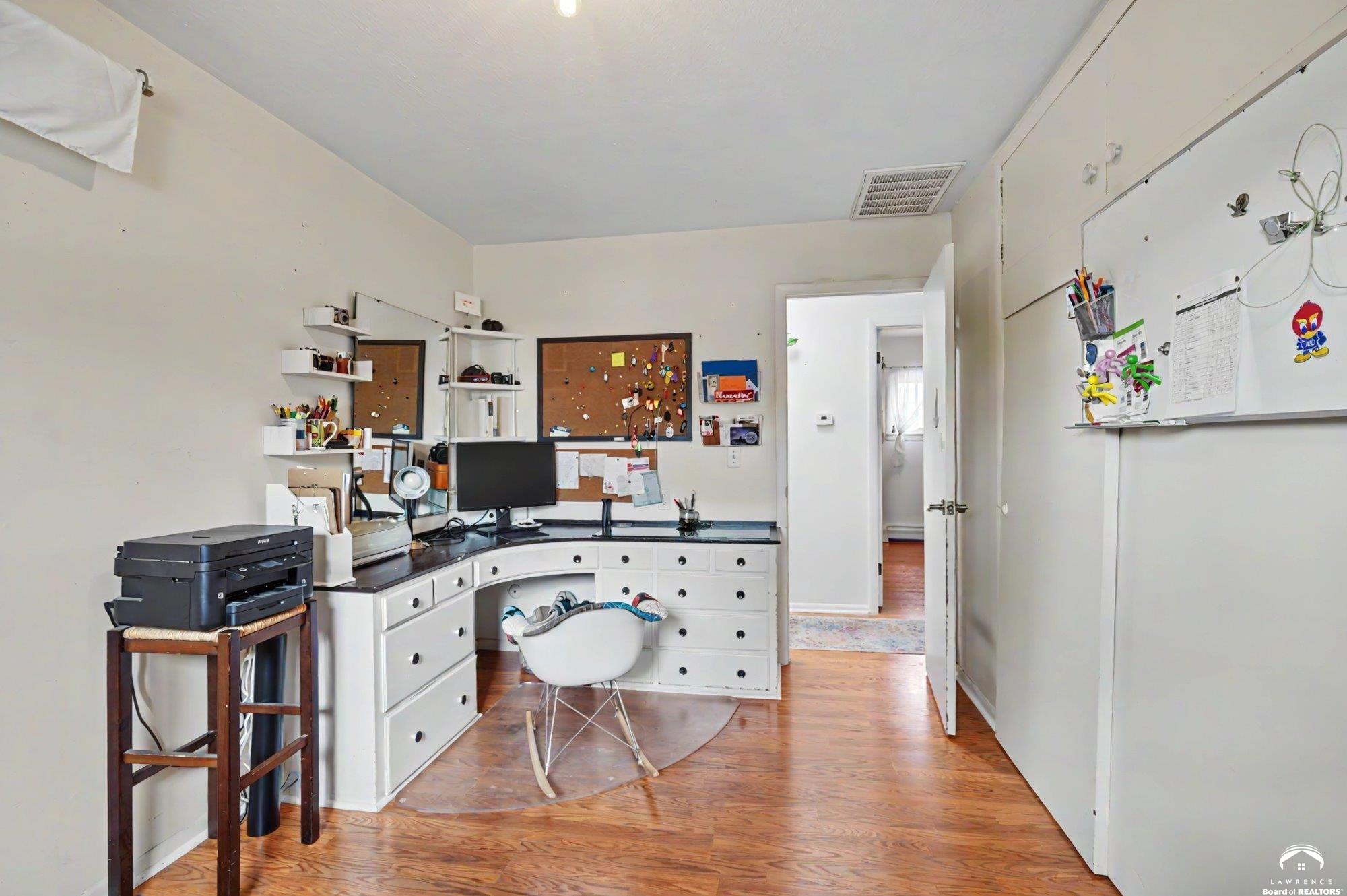 1447 Summit Street Lawrence, KS 66044 - Photo 21 of 73