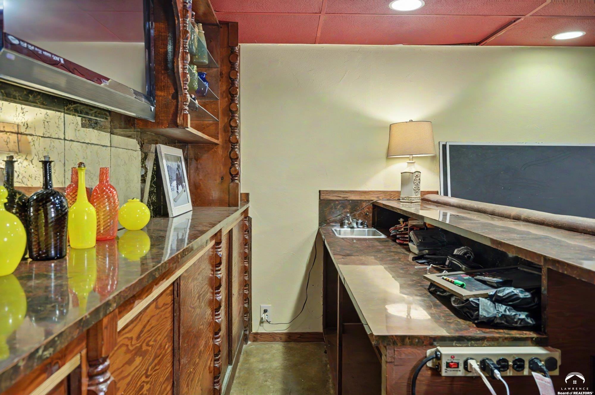 1447 Summit Street Lawrence, KS 66044 - Photo 34 of 73