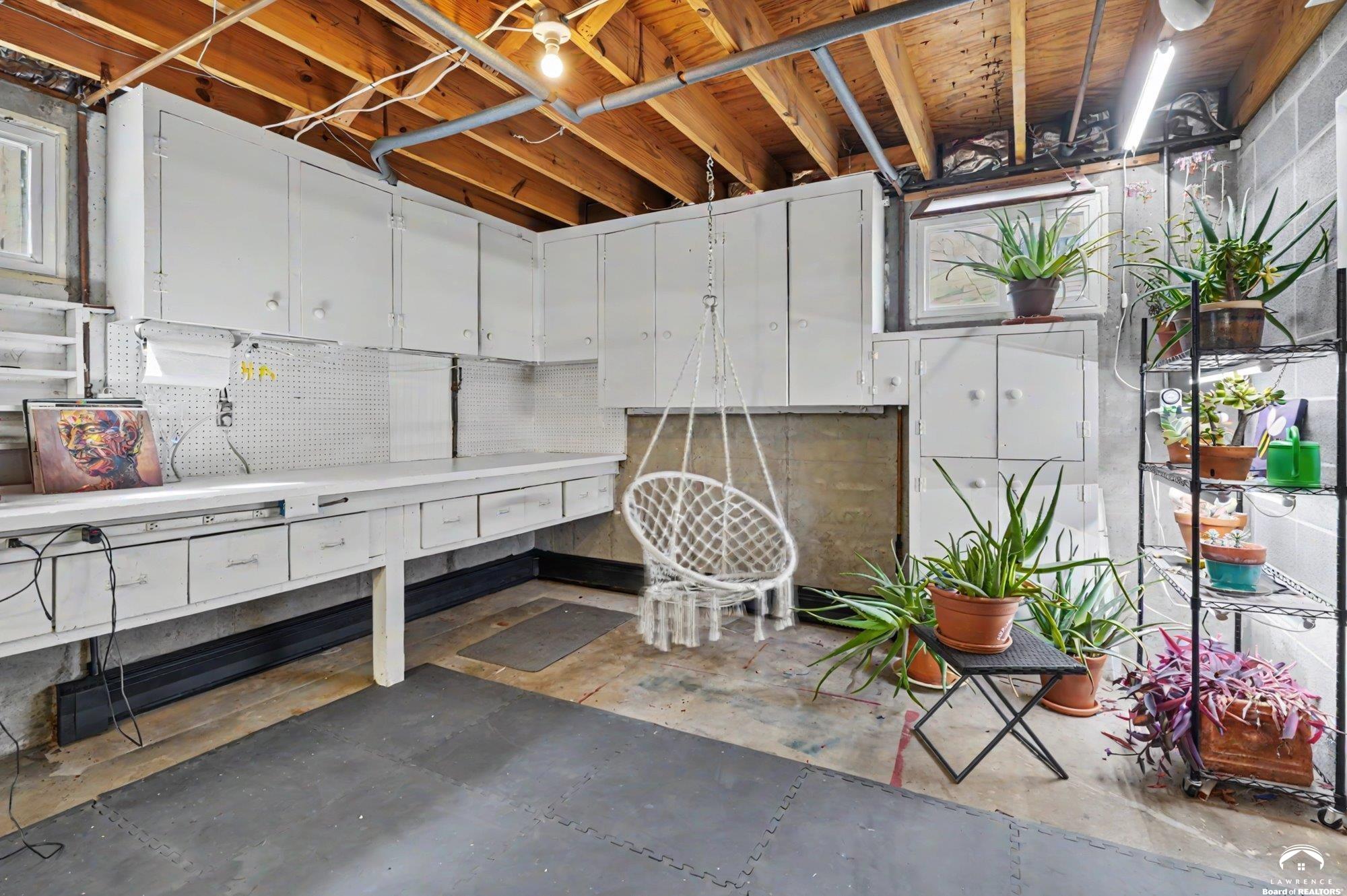 1447 Summit Street Lawrence, KS 66044 - Photo 35 of 73