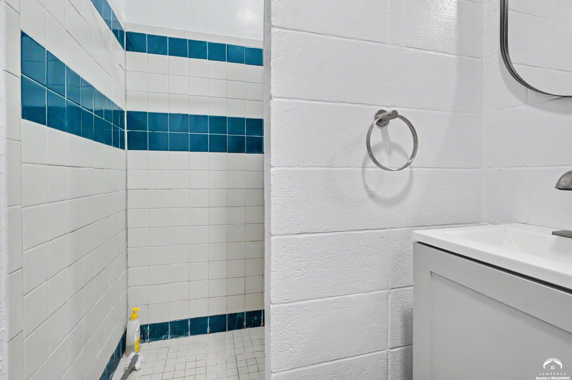 1447 Summit Street Lawrence, KS 66044 - Photo 37 of 73