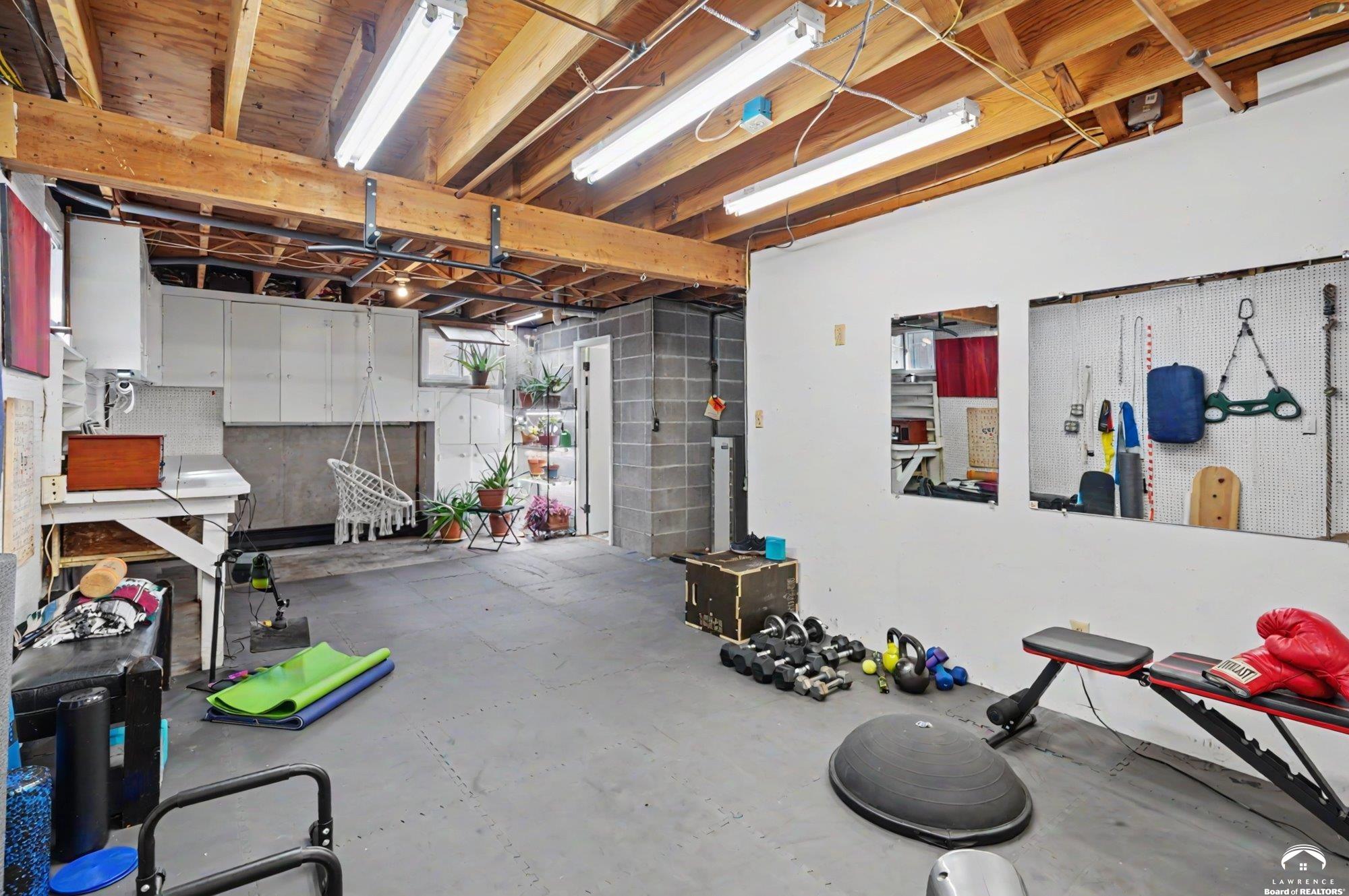 1447 Summit Street Lawrence, KS 66044 - Photo 39 of 73