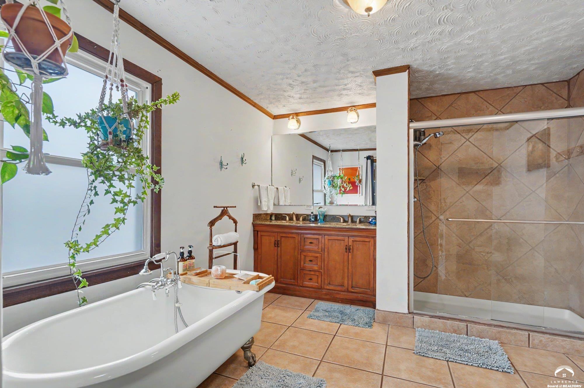 1447 Summit Street Lawrence, KS 66044 - Photo 47 of 73