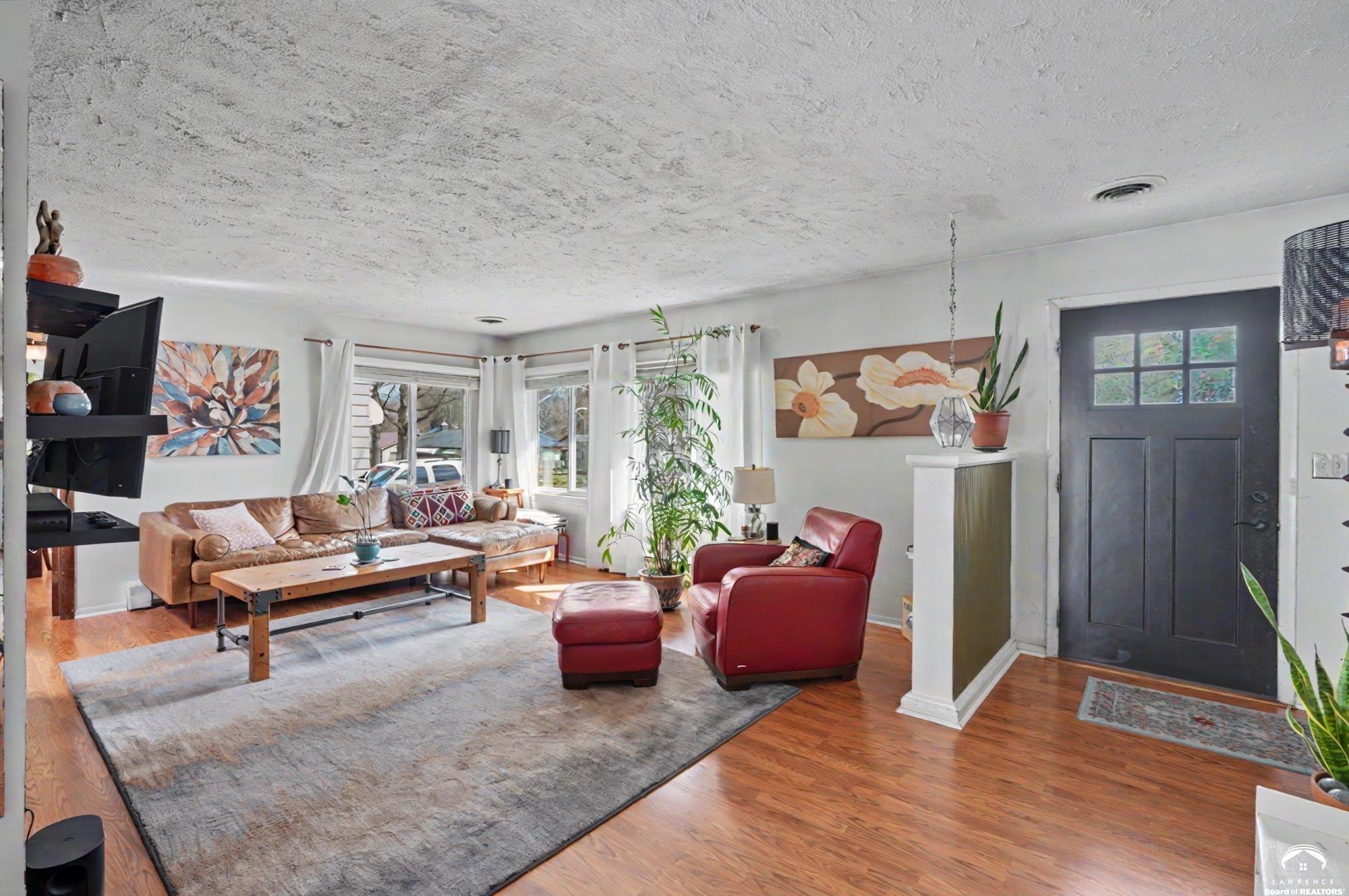 1447 Summit Street Lawrence, KS 66044 - Photo 6 of 73