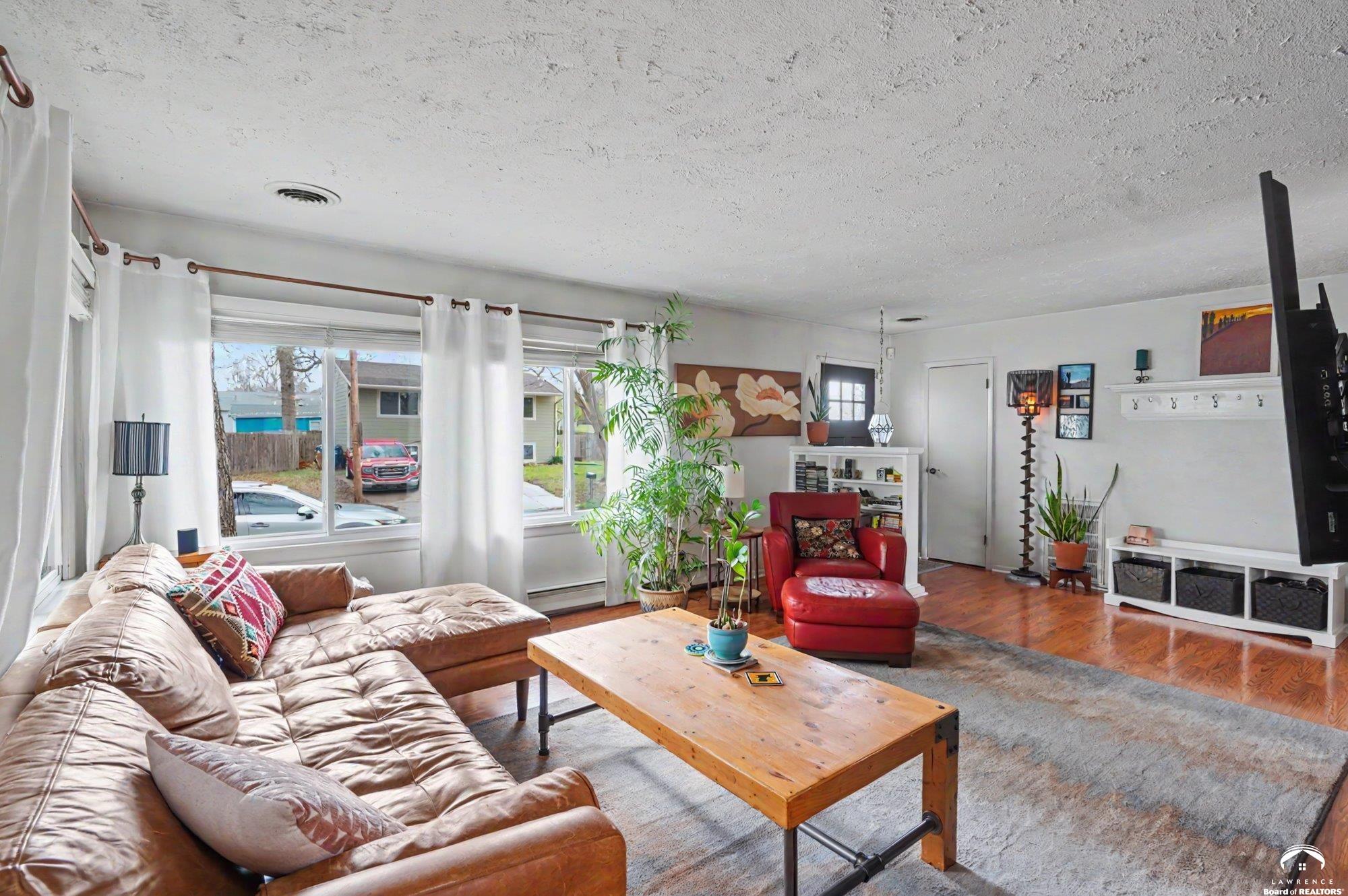 1447 Summit Street Lawrence, KS 66044 - Photo 8 of 73