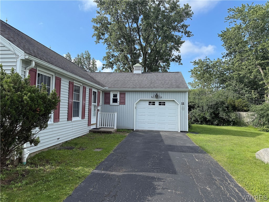 11 Copley Square Amherst, NY 14221 - Photo 2 of 32