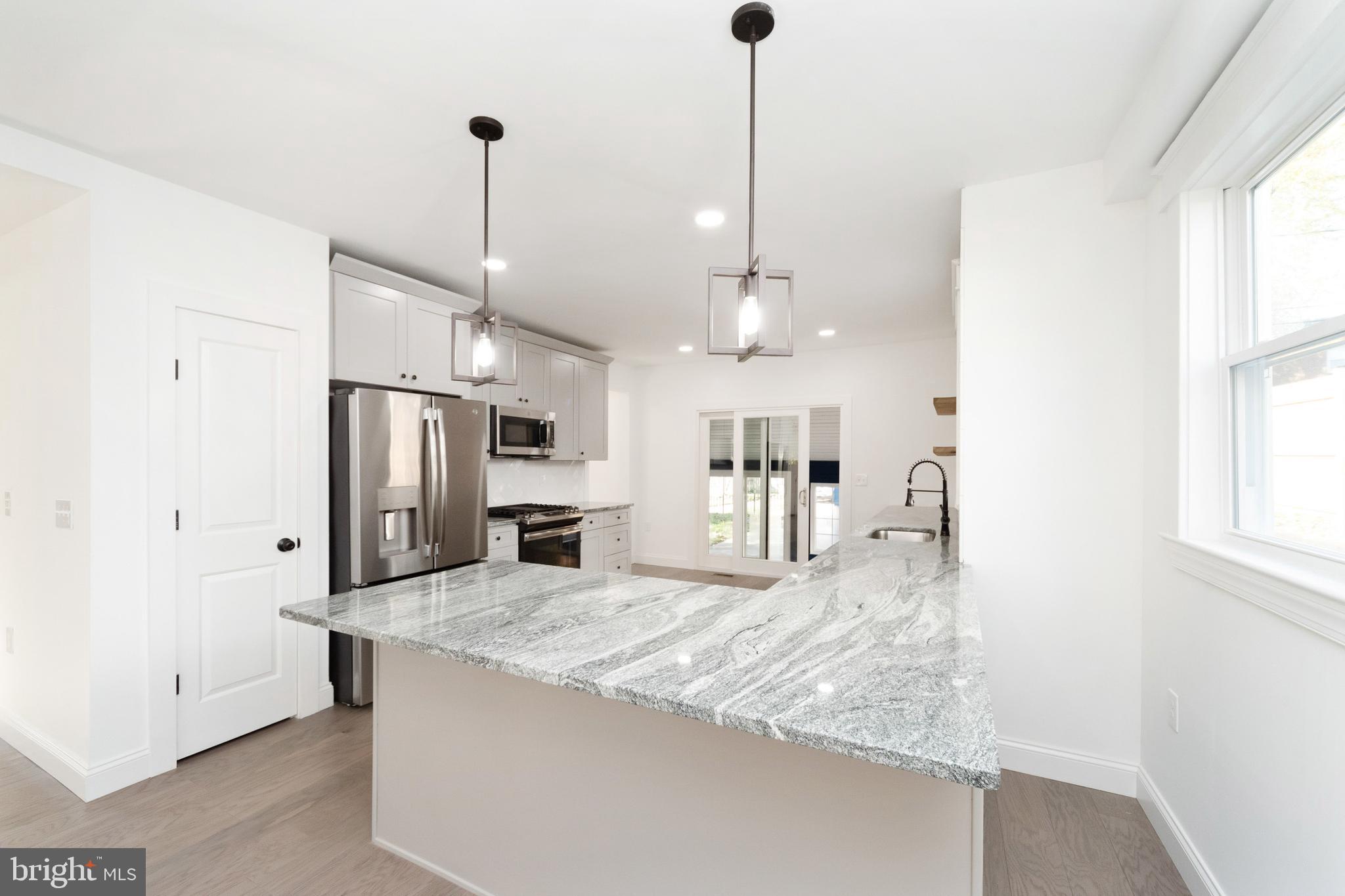 242 Mallow Hill Road Baltimore, MD 21229 - Photo 12 of 39