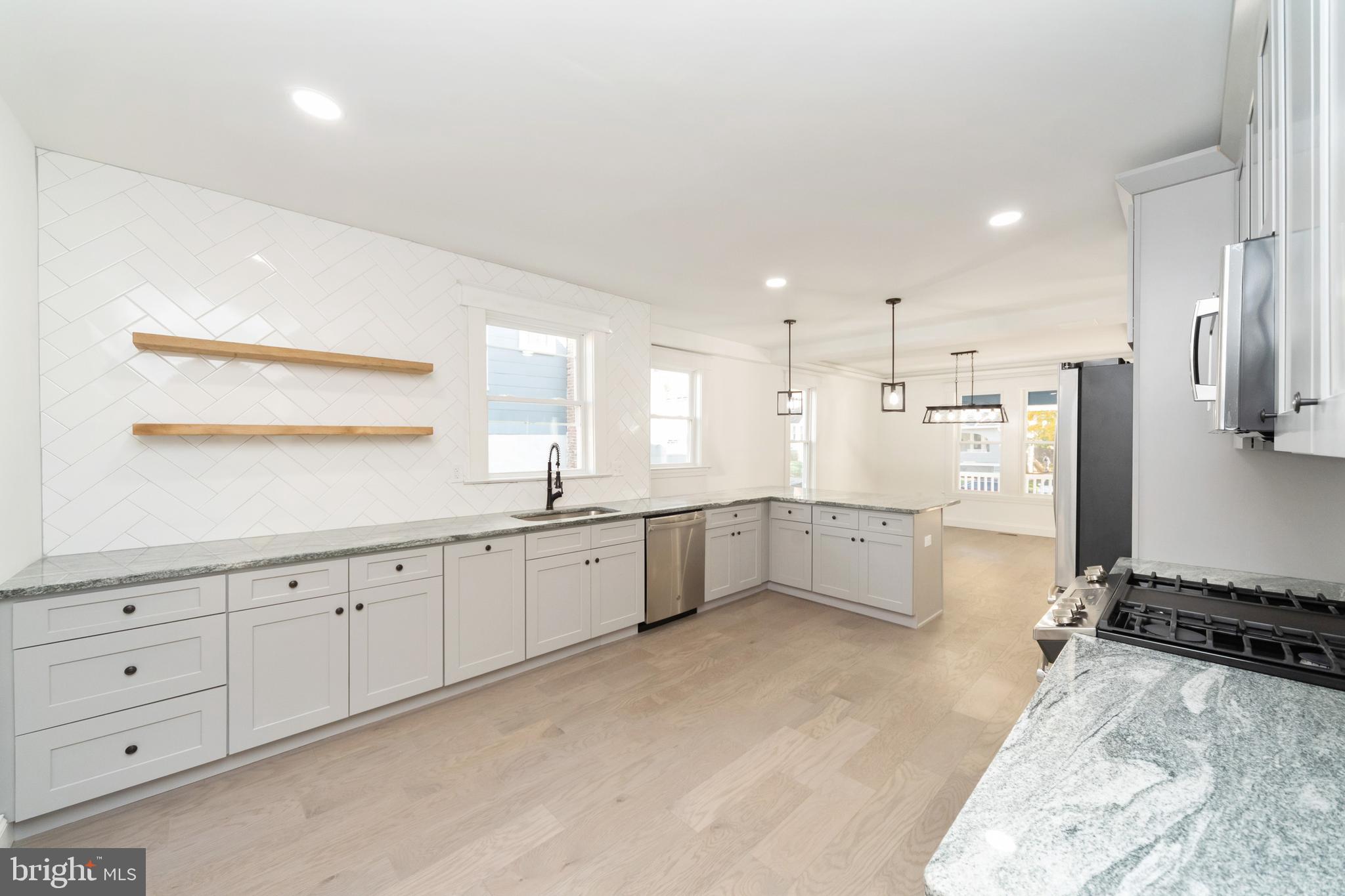 242 Mallow Hill Road Baltimore, MD 21229 - Photo 14 of 39