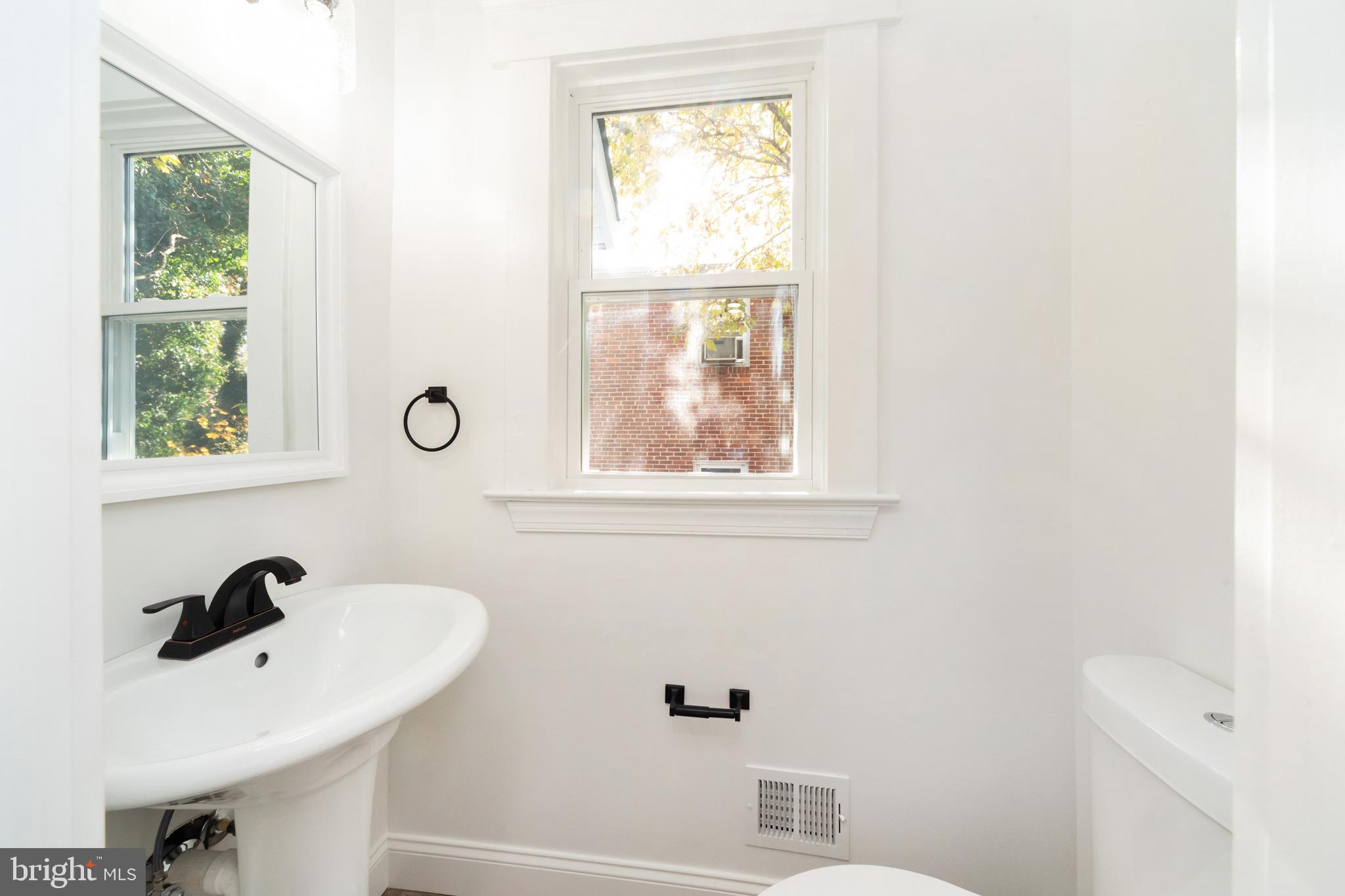 242 Mallow Hill Road Baltimore, MD 21229 - Photo 18 of 39